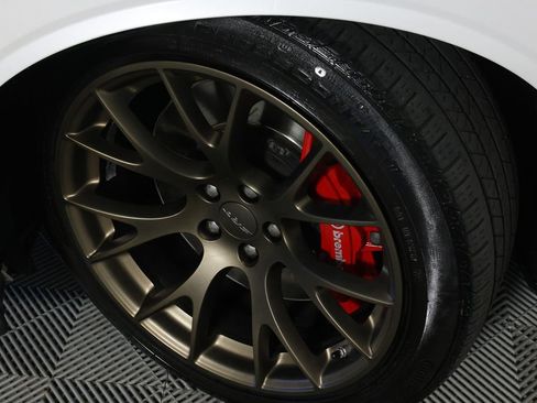 Used 2016 Dodge Challenger SRT Hellcat RWD image 39