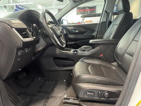 Used 2024 GMC Terrain SLT AWD/4WD image 10