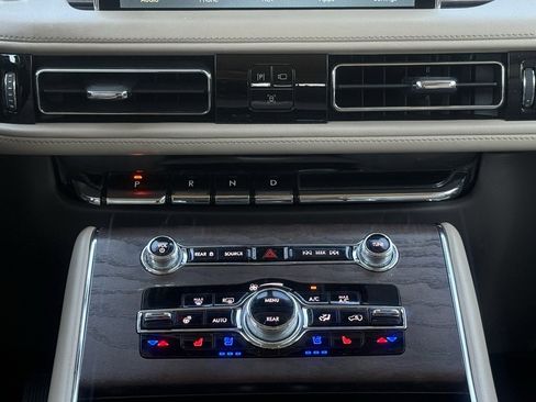 Used 2023 Lincoln Aviator Reserve w/ Equipment Group 201A image 26