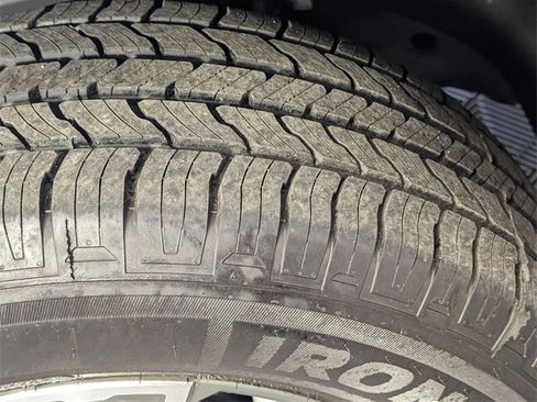 Used 2024 GMC Sierra 1500 SLT image 9