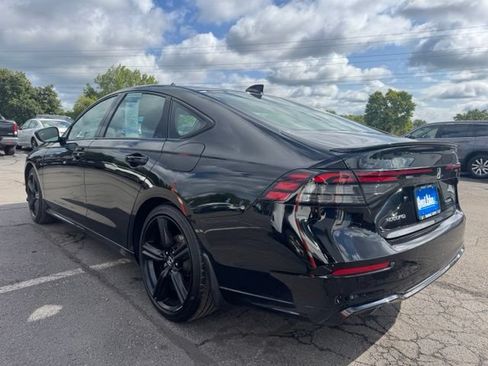 Used 2025 Honda Accord Sport image 4