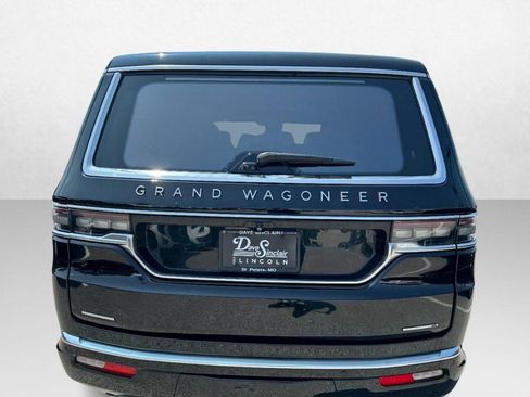Used 2022 Jeep Grand Wagoneer Series III w/ Rear Seat Video Group 1 AWD/4WD image 6