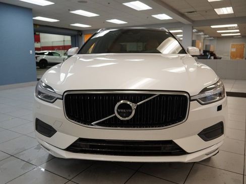 Used 2019 Volvo XC60 T5 Momentum w/ Multimedia Package image 18