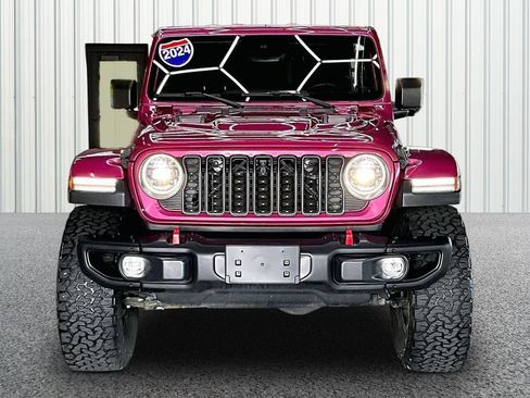 Used 2024 Jeep Wrangler Unlimited Rubicon AWD/4WD image 2