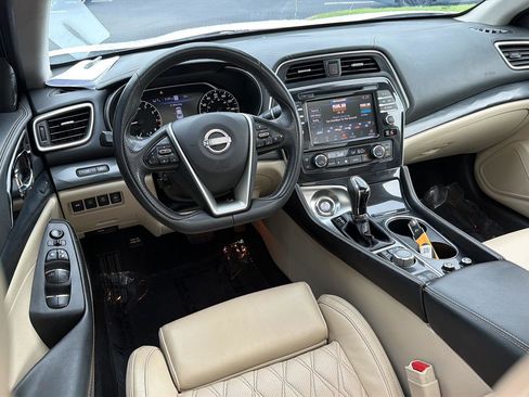 Used 2023 Nissan Maxima Platinum w/ Sport Mat Group FWD image 19