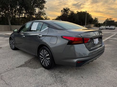 Used 2024 Nissan Altima 2.5 SV image 6