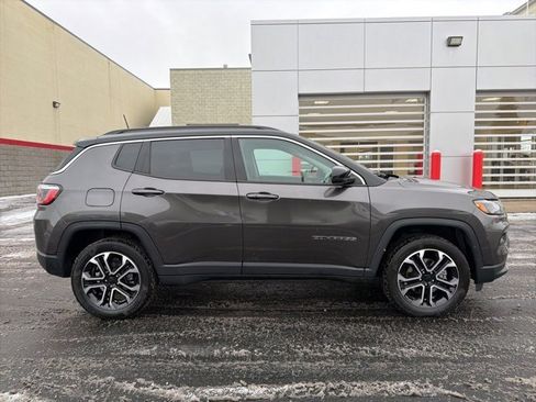 Used 2022 Jeep Compass Limited image 8