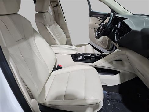 Used 2023 Buick Envision Essence image 10