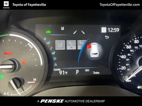 Used 2026 Toyota Sienna XLE FWD image 35