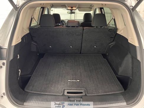 Used 2025 Nissan Rogue SV FWD image 31