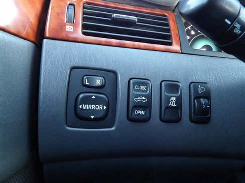 Used 2008 Toyota Solara SLE image 23