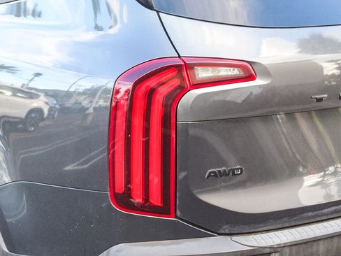 Used 2022 Kia Telluride EX w/ EX Premium Package image 7