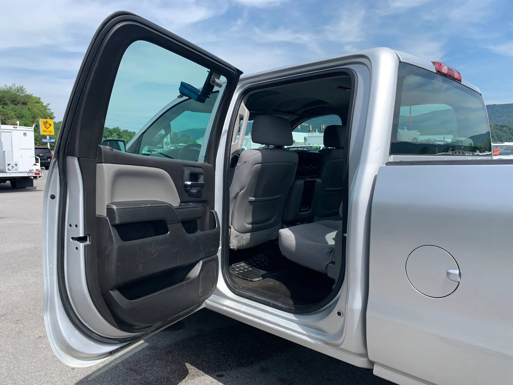 Used 2015 Chevrolet Silverado 2500 W/T AWD/4WD image 22