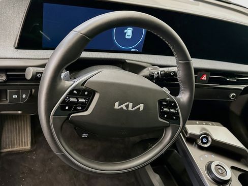 Used 2024 Kia EV6 Light AWD/4WD image 18