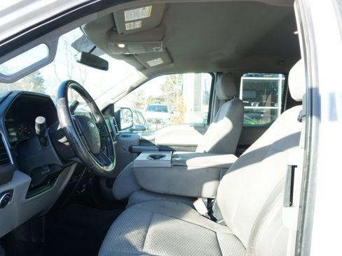 Used 2018 Ford F150 XLT w/ Equipment Group 302A Luxury image 11