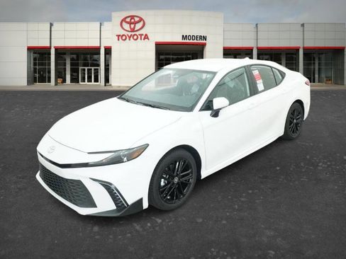 New 2026 Toyota Camry SE FWD image 1