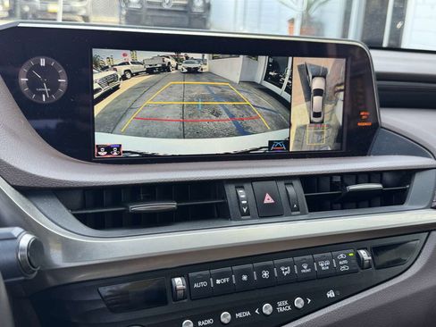 Used 2021 Lexus ES 350 w/ Accessory Package FWD image 29