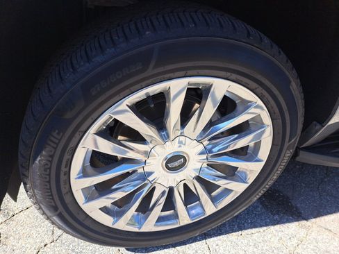 Used 2022 Cadillac Escalade Premium Luxury image 21