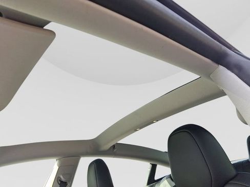 Used 2023 Tesla Model 3 Standard Range RWD image 17