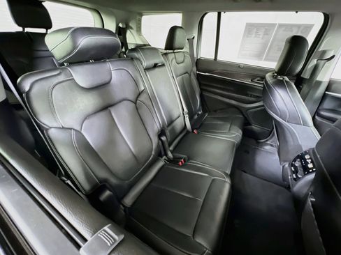 Used 2023 Jeep Grand Cherokee L Limited w/ Luxury Tech Group II AWD/4WD image 28