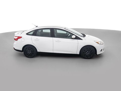 Used 2013 Ford Focus SE FWD image 4