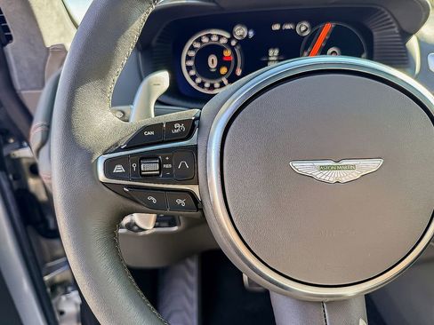 Used 2024 Aston Martin DBX image 25