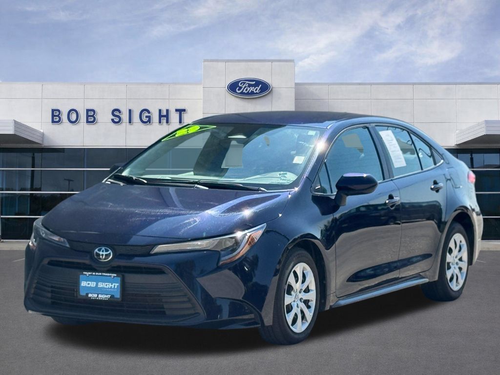 Used 2025 Toyota Corolla LE FWD image 35