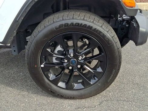 Certified 2025 Jeep Wrangler Unlimited Sahara w/ Safety Group image 11