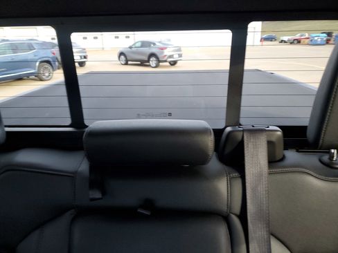 Used 2021 Chevrolet Silverado 1500 LT Trail Boss w/ Convenience Package II image 14