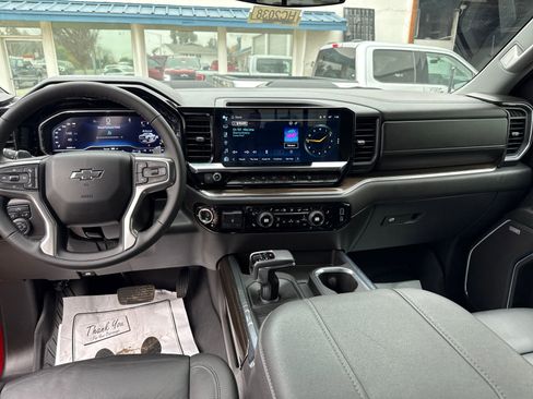 Used 2024 Chevrolet Silverado 1500 LT Trail Boss w/ Convenience Package II image 12