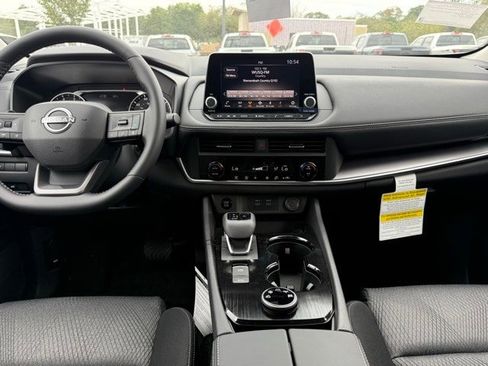 New 2026 Nissan Rogue SV image 25