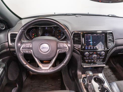 Used 2021 Jeep Grand Cherokee Laredo X AWD/4WD image 11