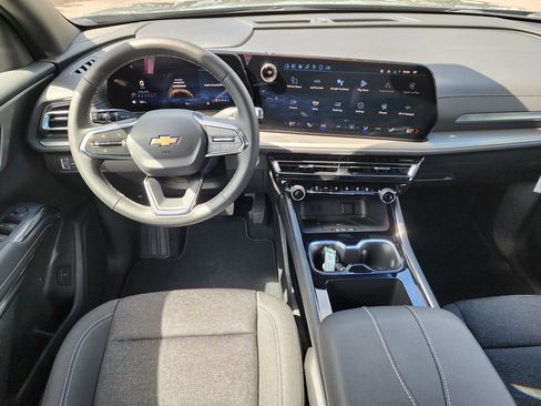 New 2025 Chevrolet Traverse LT FWD image 21