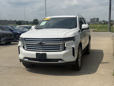 Used 2021 Chevrolet Tahoe High Country w/ Premium Package AWD/4WD image 17
