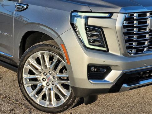 New 2026 GMC Yukon XL Denali w/ Denali Reserve Package AWD/4WD image 6