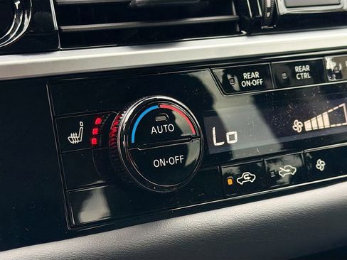 New 2025 Nissan Pathfinder SV w/ Black Appearance Package image 21