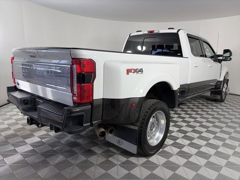 Certified 2025 Ford F450 King Ranch w/ FX4 Off-Road Package image 7