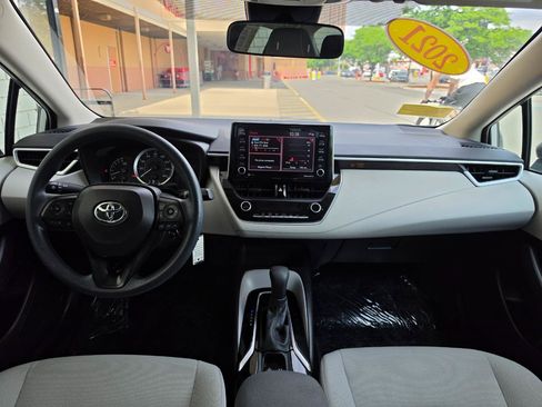 Used 2021 Toyota Corolla LE FWD image 15
