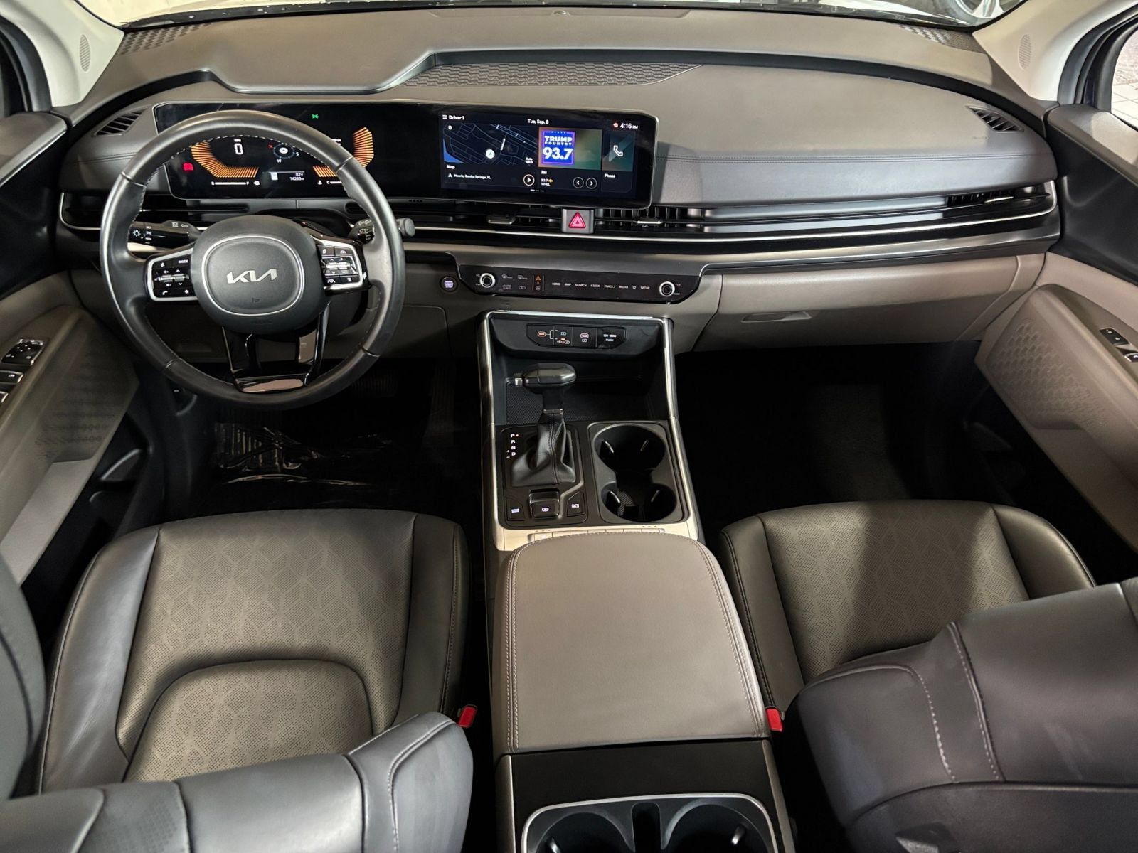 Used 2026 Kia Carnival FWD image 34