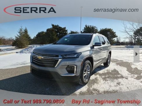 Used 2023 Chevrolet Traverse LT image 1