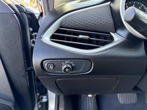 Used 2024 Chevrolet Malibu LT image 33