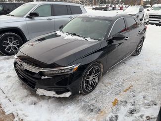 Used 2018 Honda Accord Touring video 1