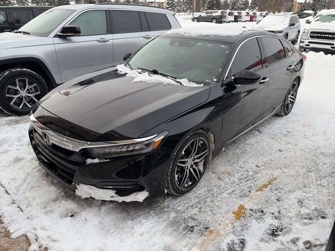 Used 2018 Honda Accord Touring image 1