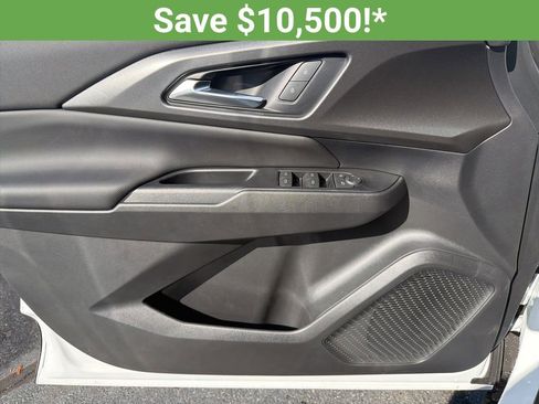 New 2026 Chevrolet Equinox EV LT image 18