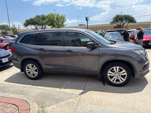 Used 2017 Honda Pilot LX image 5