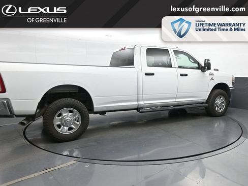 Used 2023 RAM 2500 Tradesman w/ Chrome Appearance Group AWD/4WD image 8