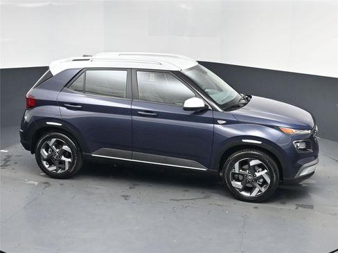 New 2026 Hyundai Venue SEL image 15