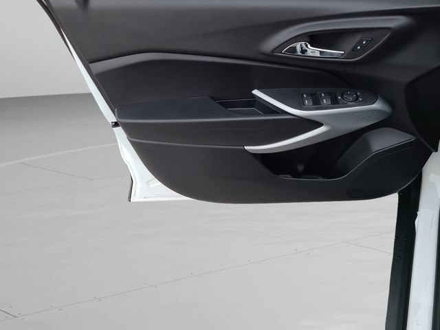 New 2026 Chevrolet Trax RS FWD image 16