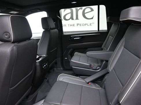 New 2026 Chevrolet Suburban Premier w/ Sun And Tow Package AWD/4WD image 10
