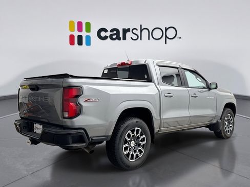 Used 2025 Chevrolet Colorado Z71 w/ Technology Package AWD/4WD image 5